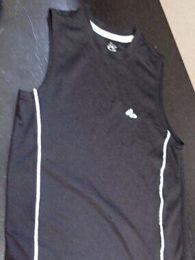 Boys Sleeveless Shirt Size Large 10 / 12